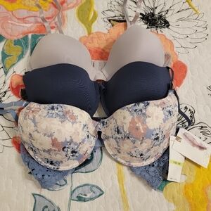 NWT Jessica Simpson 3 Bra Set
